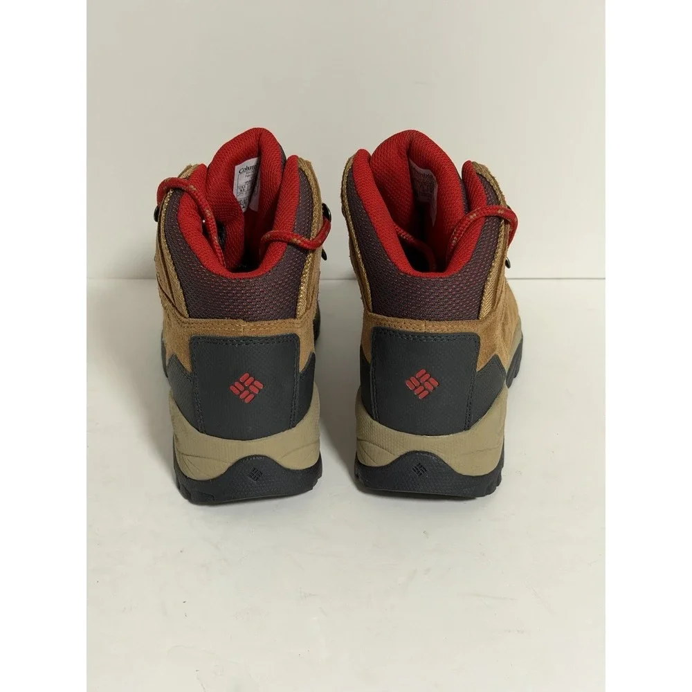 Columbia Women's Newton Ridge Plus Hiking Boots, Size 6.5, Brown & Red